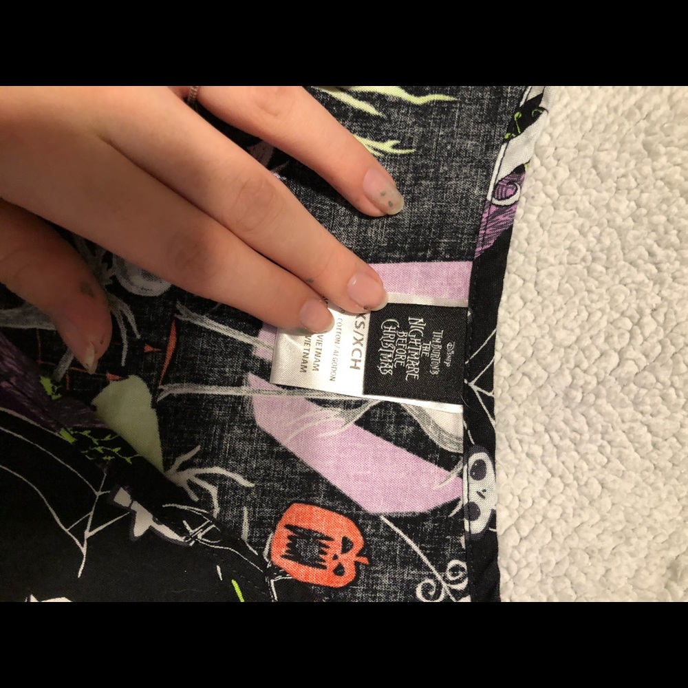 scrub top - Picture 2 of 3